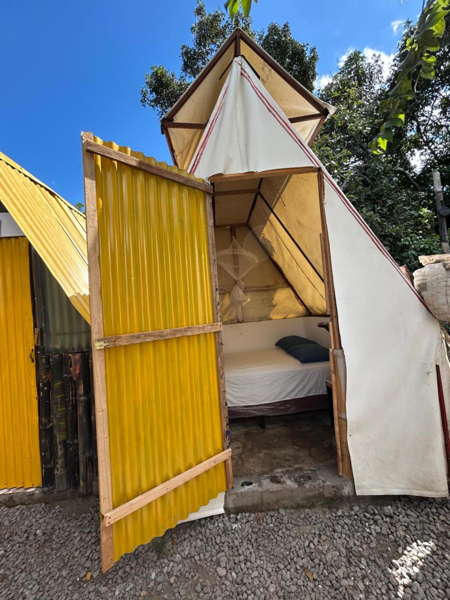 Gran Colibri Adventure Park Vandrarhem San Pedro La Laguna Exteriör bild